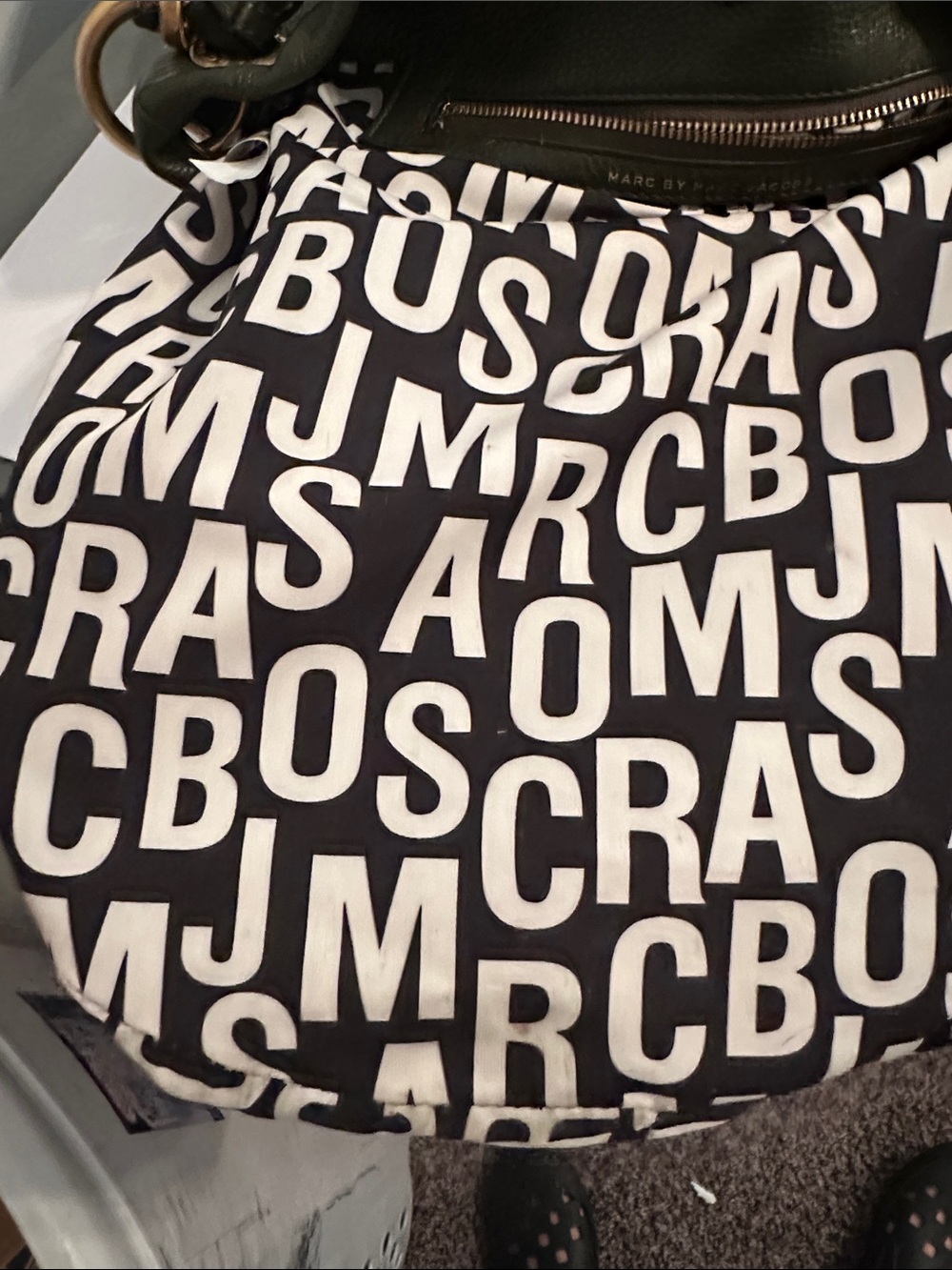 This is a Marc by Marc Jacobs Classic Q Hillier Hobo bag - Picture 6 of 9